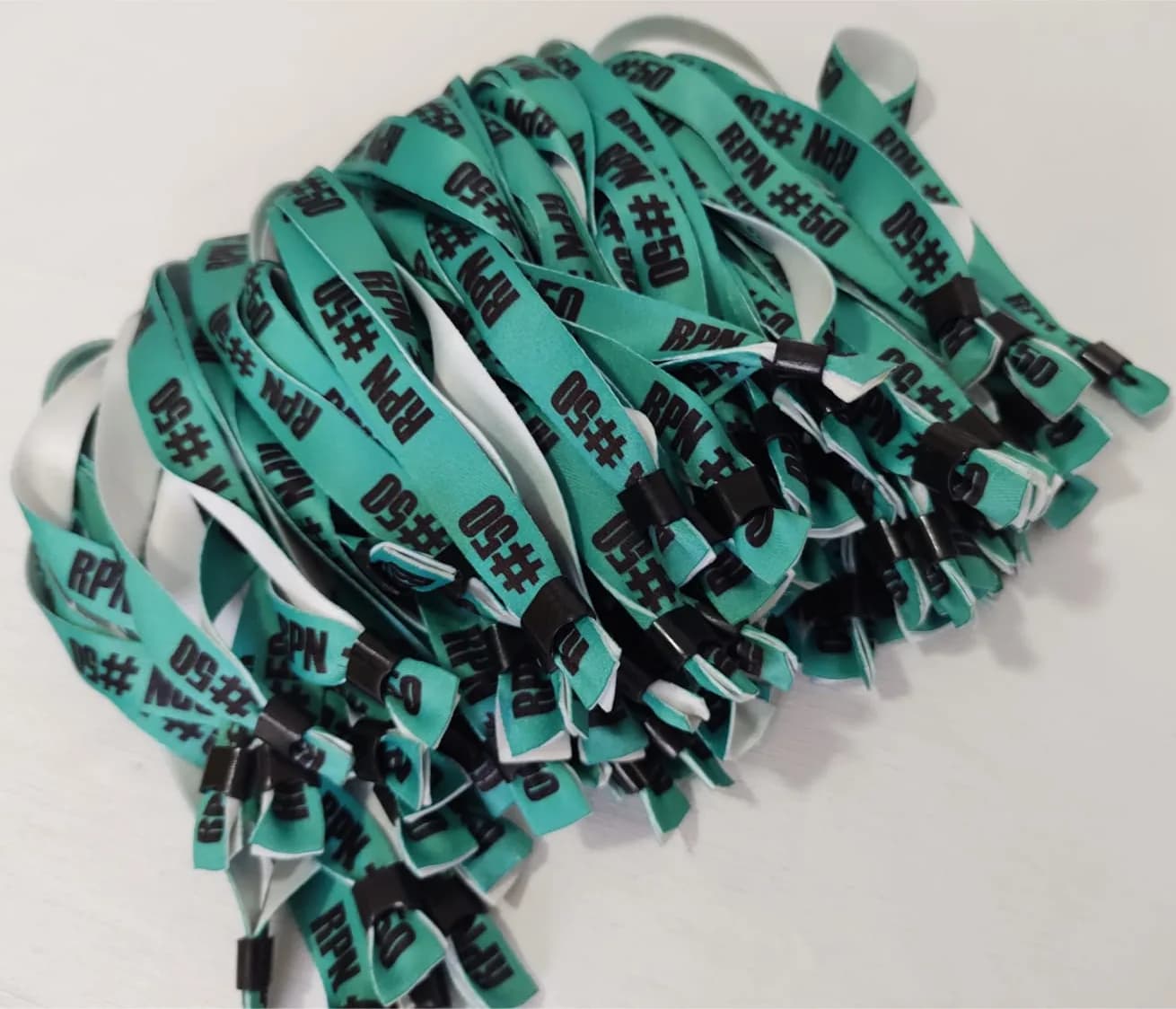 Pulseiras Personalizadas de Tecido Festas e Eventos !