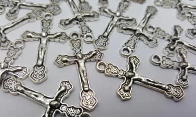 Pingente de Crucifixo Níquel com 2,9cm - 8 Unidades
