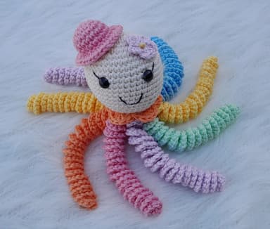 Polvo amigurumi menina