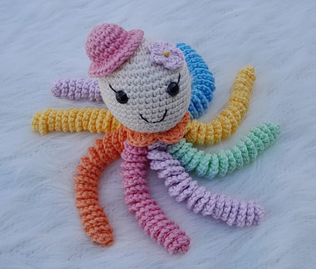 Polvo amigurumi menina