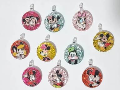 Pingente Mickey e Minnie Redondo 2cm de Resina Pacote com 10