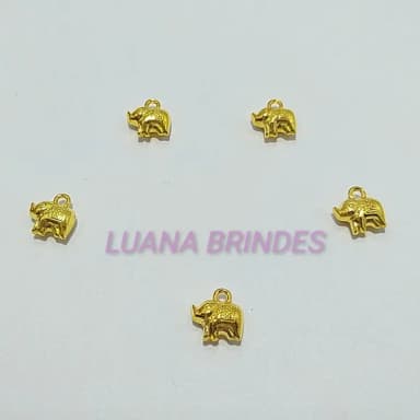 Pingente de Mini Elefante em Metal Dourado -