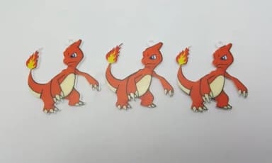 Pingentes Pokémon Charmeleon em Acrílico UV 3 unidades