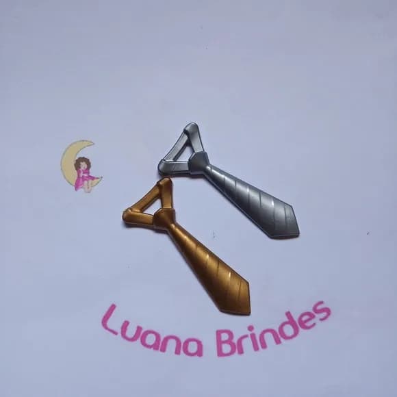 Pingente Gravatinha Dourada Prata 5cm Pct 35 Unidades