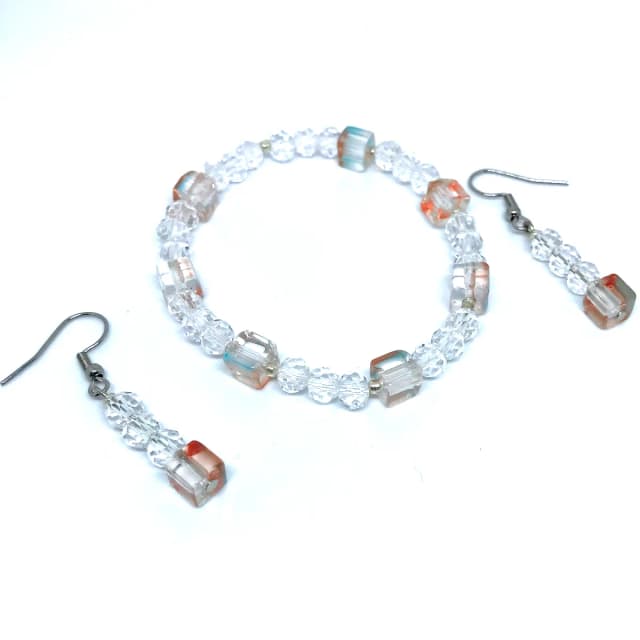 Conjunto Exclusivo de Pulseira e Brincos com Cristais Dadinho e Facetado