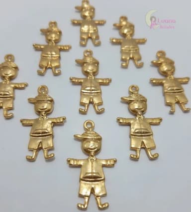 Pingente Menino de Metal Dourado - pct c/9 unid
