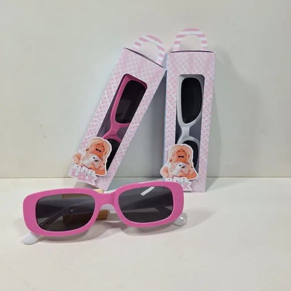 Óculos na Caixa Personalizada - Roblox Menina