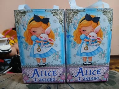 Sacolinha personalizada para lembrancinhas Alice no país das maravilhas