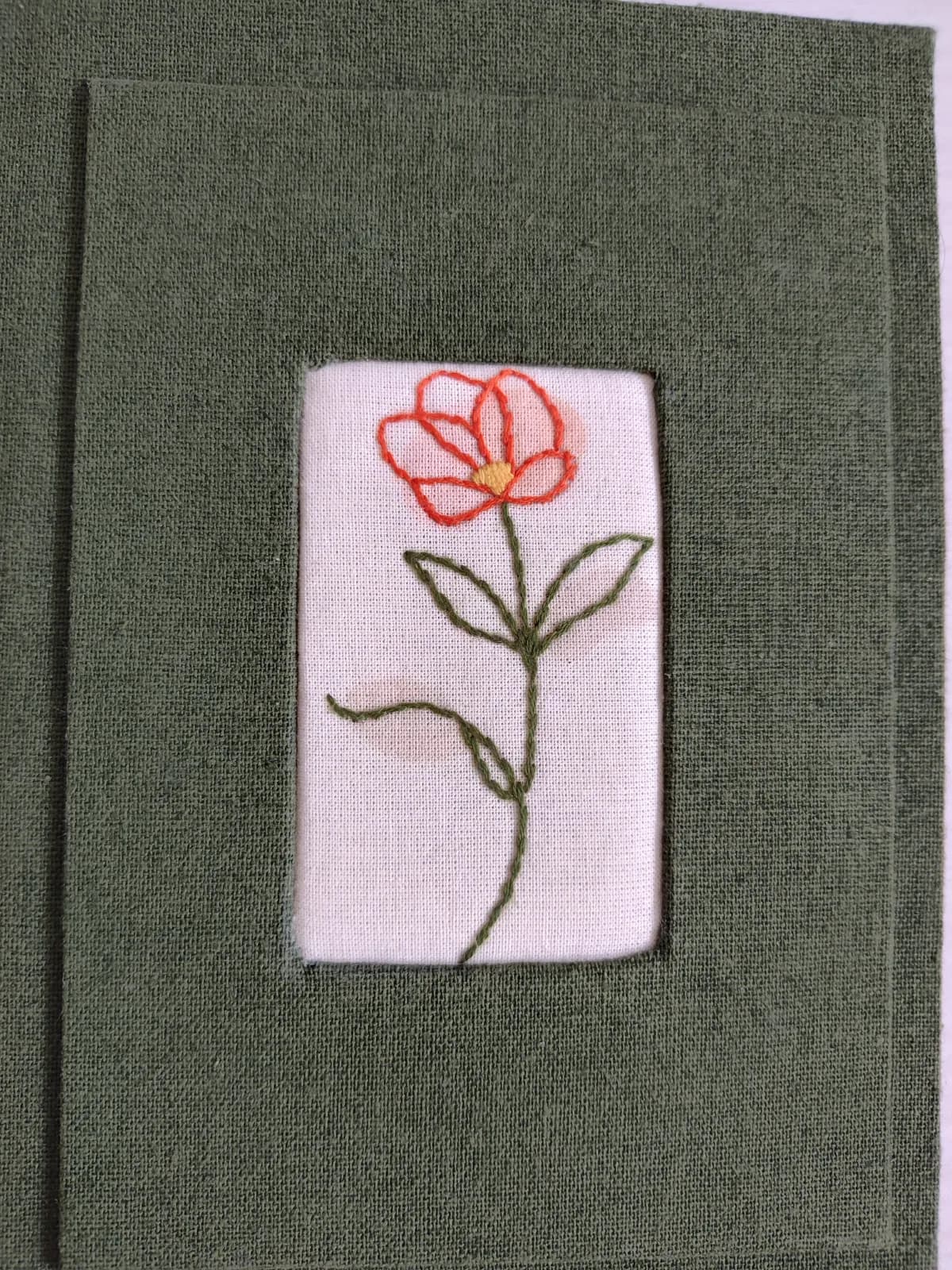 Caderno Bordado Rosa na Janela