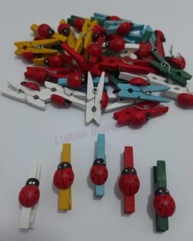 Mini pregador com Joaninha de madeira- 2,5cm -pct c/12 unid