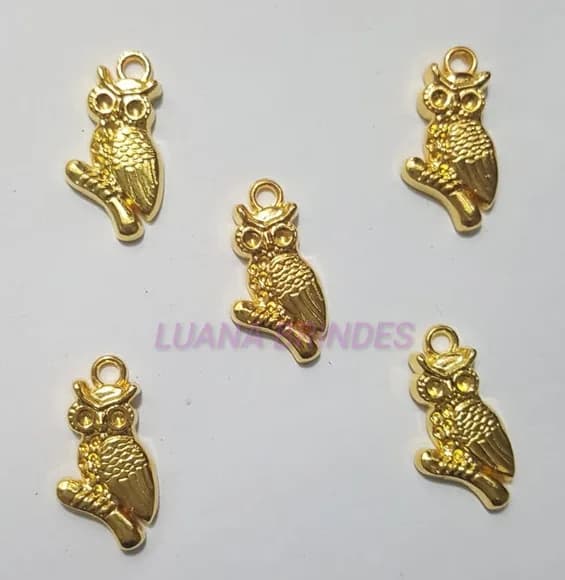 Pingente de Coruja em Metal Dourado - pct c/10 unid