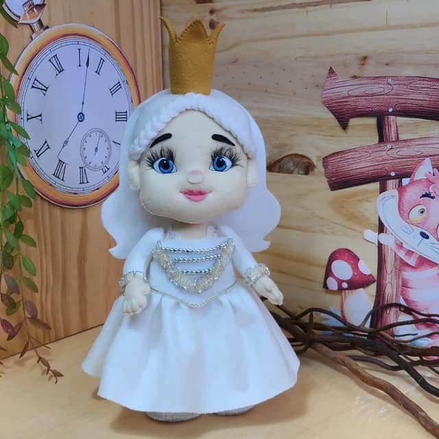 Boneca Rainha Branca Alice No País Das Maravilhas