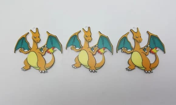 Pingente Pokémon Charizard em Acrílico Uv