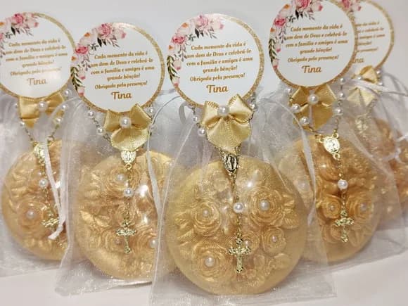 Lembrança 80 Anos Sabonete Provence Buquê de Rosas com Terço