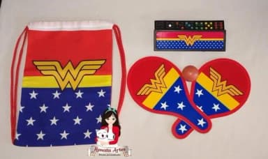 Mochila Ping Pong + Dominó Tema Mulher Maravilha