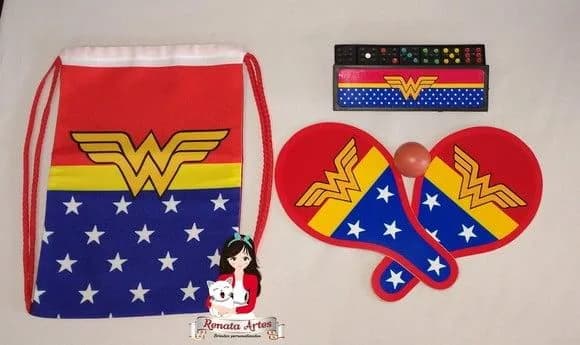Mochila Ping Pong + Dominó Tema Mulher Maravilha