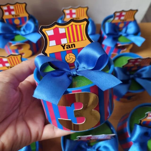 Lembrancinha Futebol tubolata 5x8 com aplique 3d