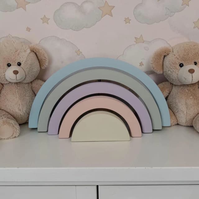 Arco iris de mdf decorativo/ Enfeite de festa, decoração pra quarto de bebe.