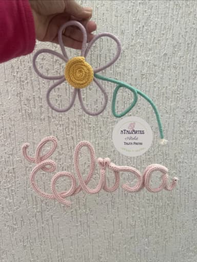 Nome personalizado com flor tricotin com fiber art