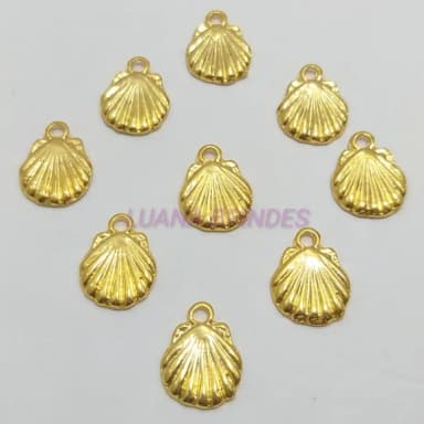 Pingente Concha de Metal Dourado - pct c/10 unidades