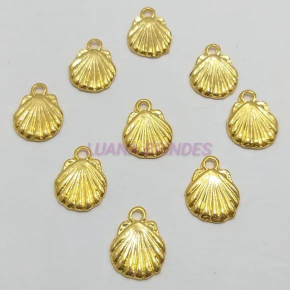 Pingente Concha de Metal Dourado - pct c/10 unidades