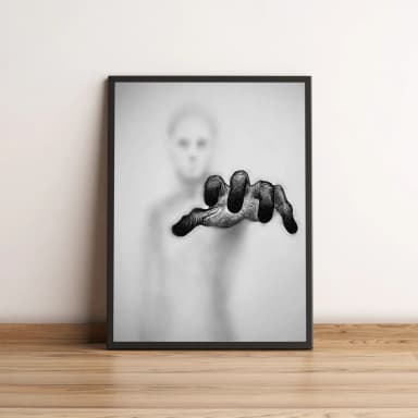Quadro com Figura Sombria e Mão Estendida 16