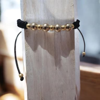 ✨ PULSEIRA ARTESANAL AJUSTÁVEL COM BOLINHAS DOURADAS ✨