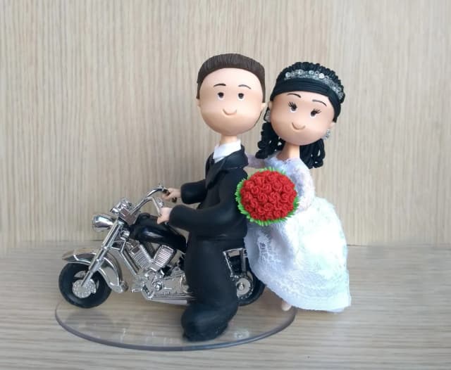 noivinhos na moto topo de bolo biscuit
