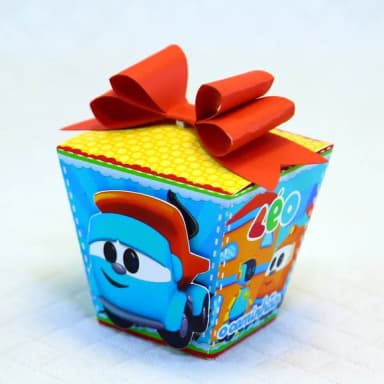 Kit 30 Lembrancinhas Léo e o Caminhão
