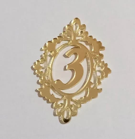 Aplique Moldura 3 Ano de Acrílico Espelhado Dourado - 5 Peça