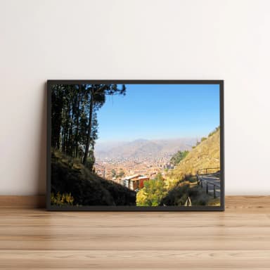 Quadro Vista Panorâmica Cidade entre Montanhas 1525