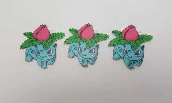 Pingente Pokémon Ivysaur em Acrílico UV