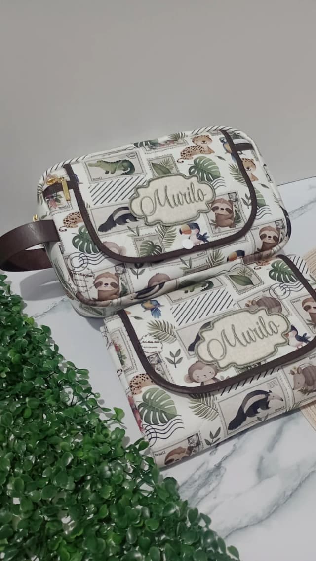 Porta Fraldas Personalizado com Trocador Portátil, Kit Higiene para Bebê com Nome Bordado, Organizador de Bolsa Maternidade