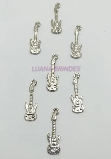 Pingente de Guitarra em Metal Prateado - pct com 10 unidades