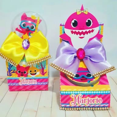 Porta Latinha Baby Shark Menina