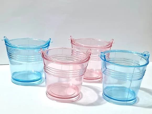 Balde de Plástico Azul ou Rosa Pacote com 6 Unidades