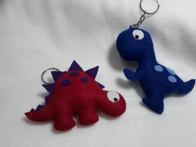 Chaveiro de Dinossauro feito em feltro