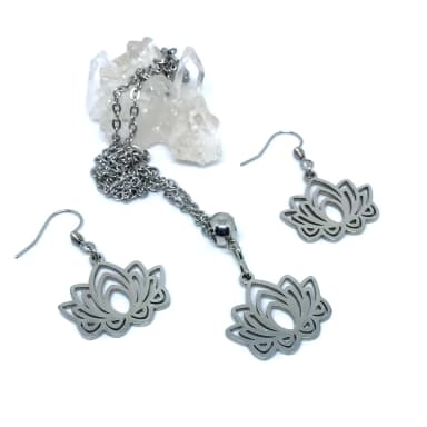 Conjunto Brincos e Corrente com Pingente em Aço Inox FLOR de Lotus