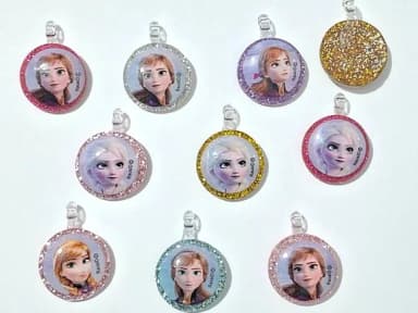 Pingente Frozen Redondo 2cm de Resina Pacote com 10 Unidades