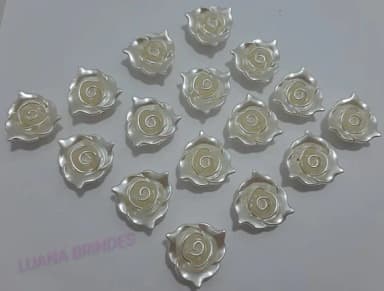 Flor ABS Perolada Furo Passante 2cm Pct 10 Unidades