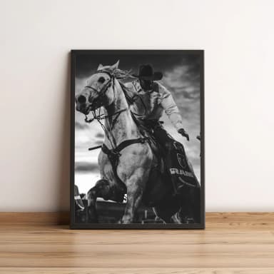 Quadro Cowboy Montando Cavalo em Preto e Branco 2579