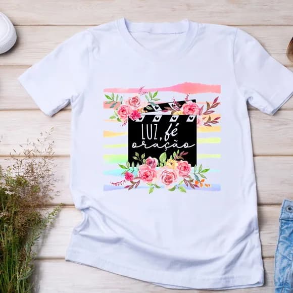 Camiseta Religiosa - Luz, Fé e Oração Floral