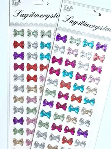 Strass Adesivo Laço para Artesanato 1 Cartela Colorida