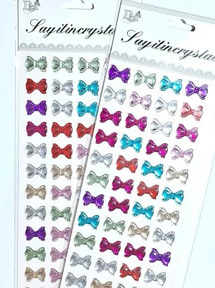 Strass Adesivo Laço para Artesanato 1 Cartela Colorida