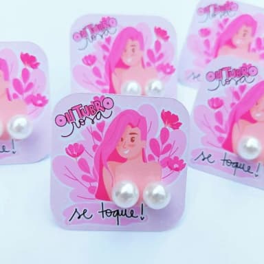 Tag com Brinco Outubro Rosa