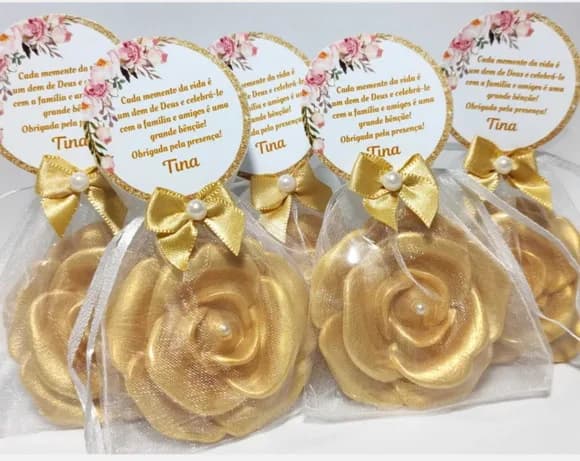 Lembrancinha de Aniversário 70 Anos: Sabonete Flor Aberta