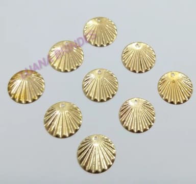 Pingente Concha Achatadinha de Metal Dourado - pct c/10 unid