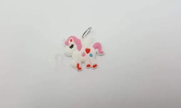 Pingente de Unicórnio Emborrachado de 2,9cm