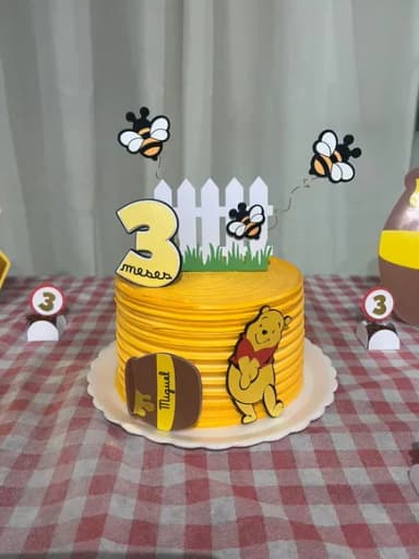 Arquivo Digital - Topo de Bolo Ursinho Pooh em Camadas