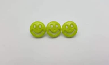 Aplique Botão de Carinha Feliz Verde de 1,3cm - 20 unidades